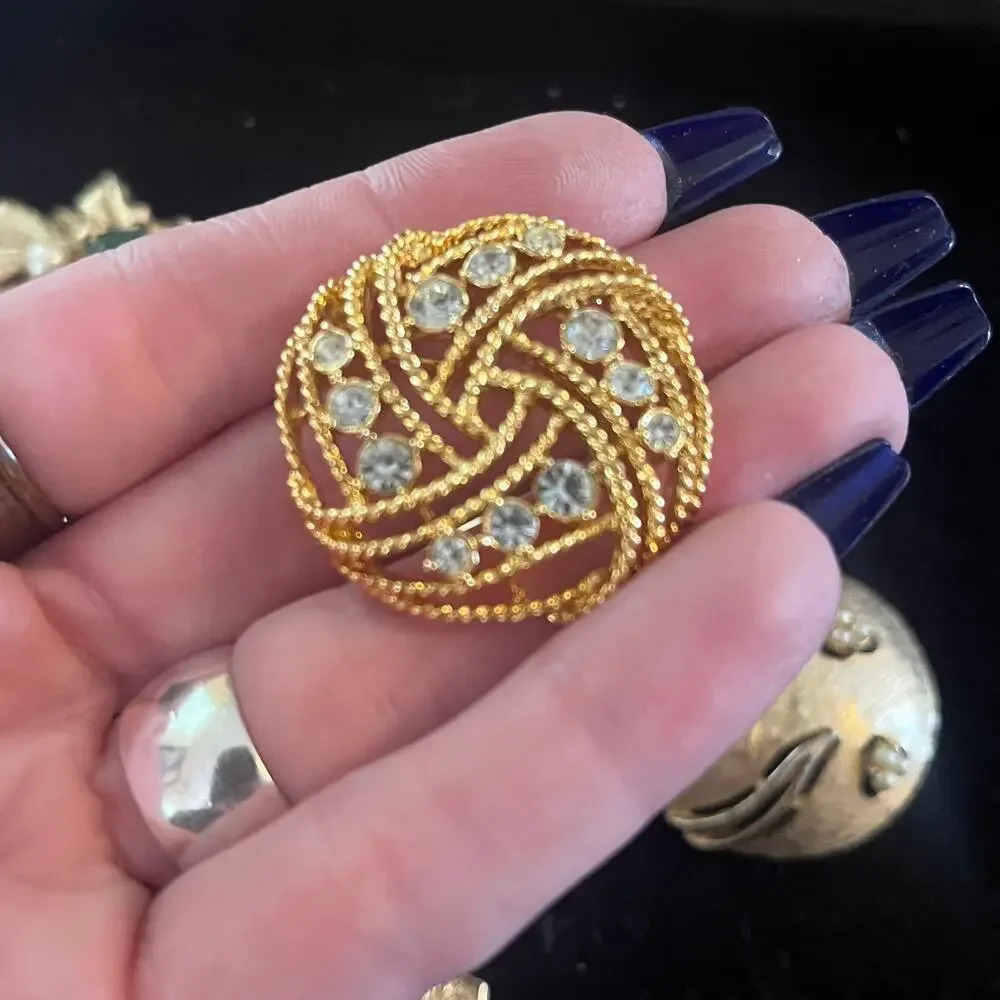 Vintage unsigned, large gold tone, brooch lot of six